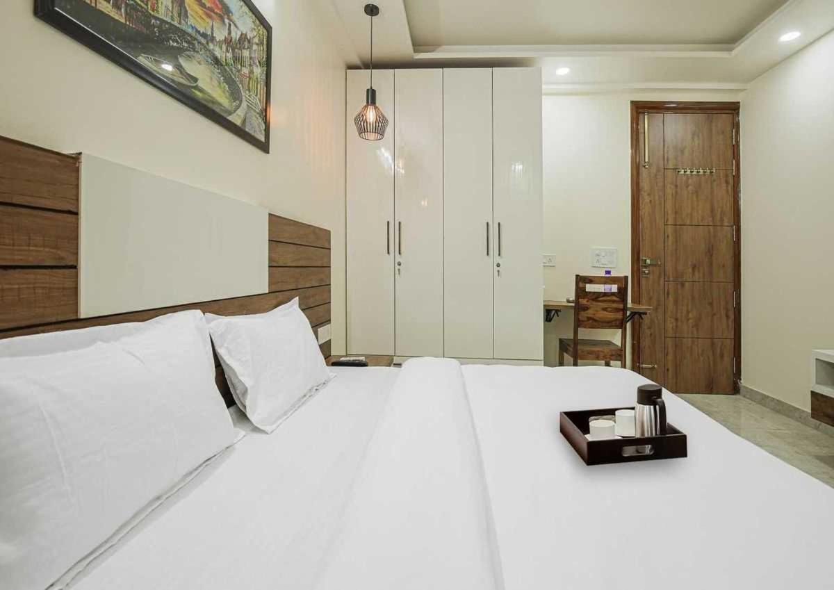 גורגאון Hotel Maharaja Palace מראה חיצוני תמונה