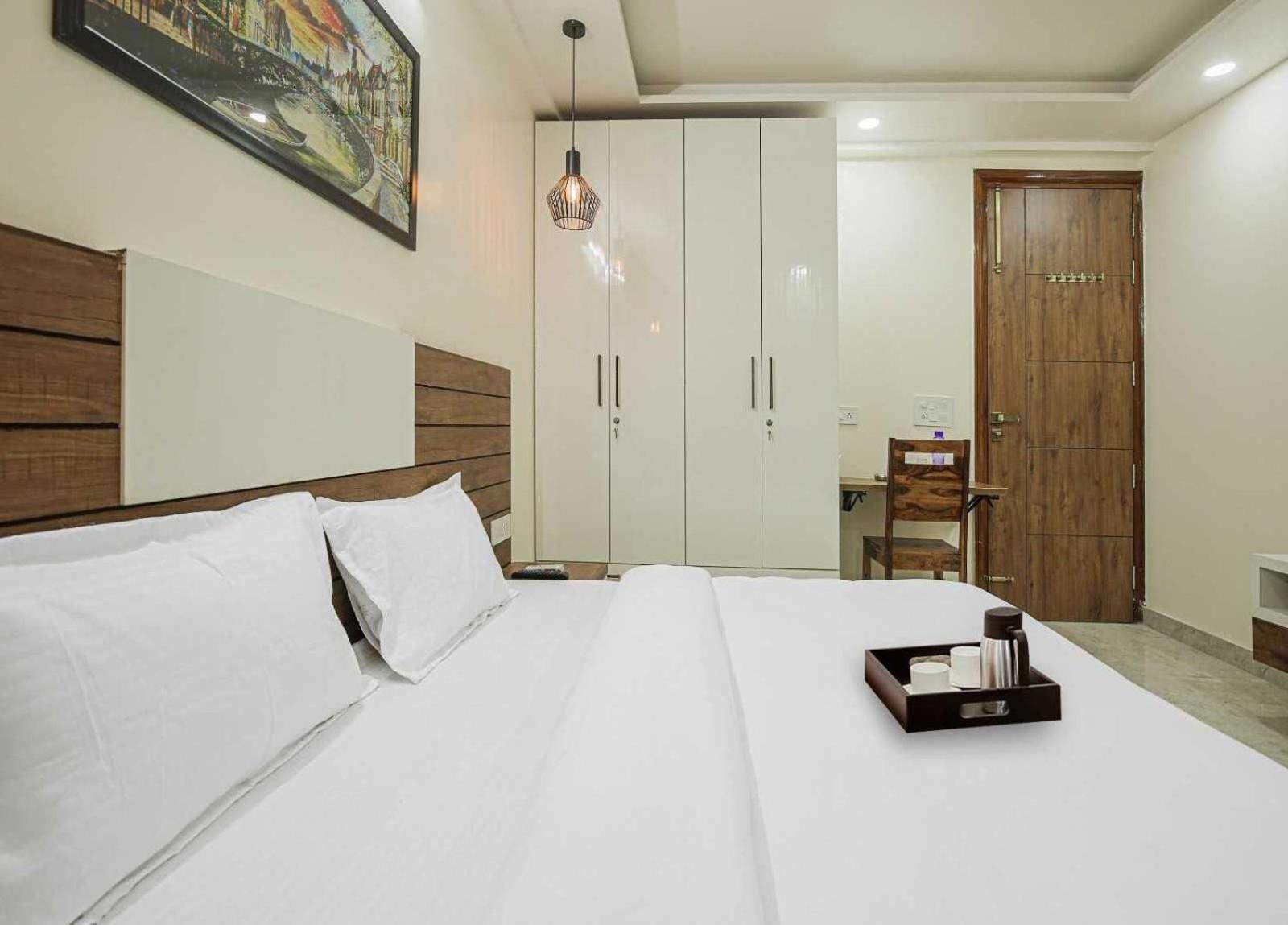 גורגאון Hotel Maharaja Palace מראה חיצוני תמונה