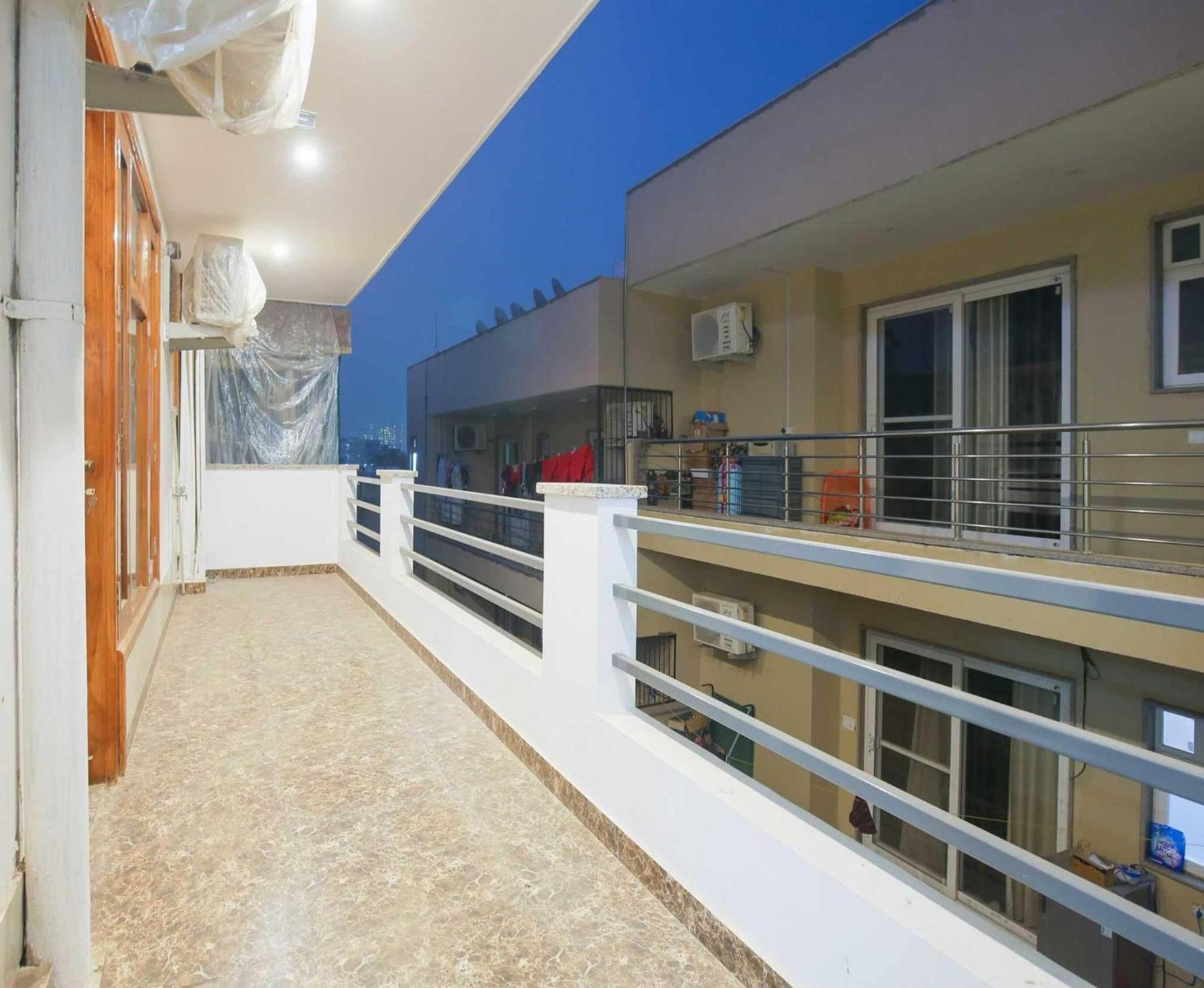 גורגאון Hotel Maharaja Palace מראה חיצוני תמונה