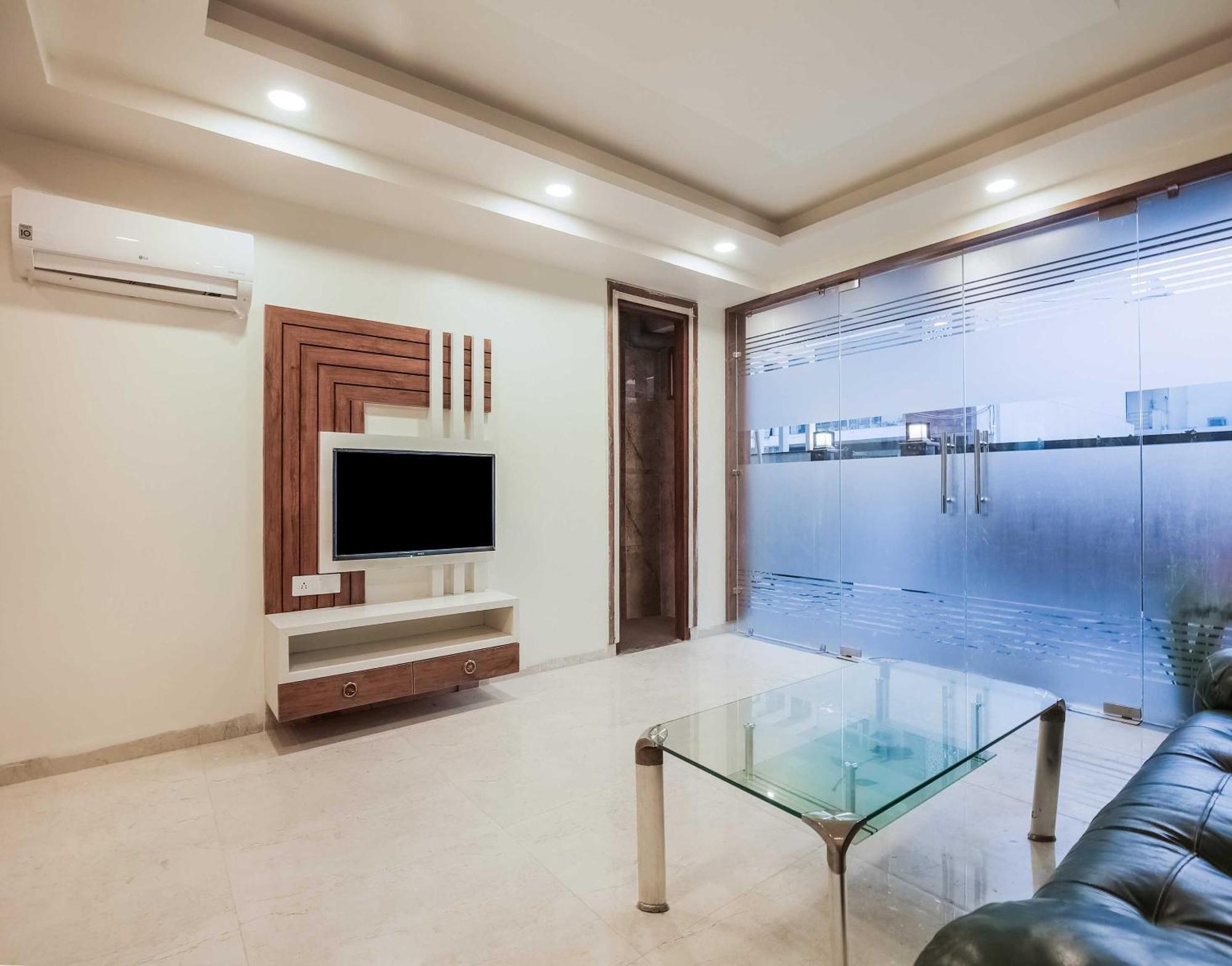 גורגאון Hotel Maharaja Palace מראה חיצוני תמונה