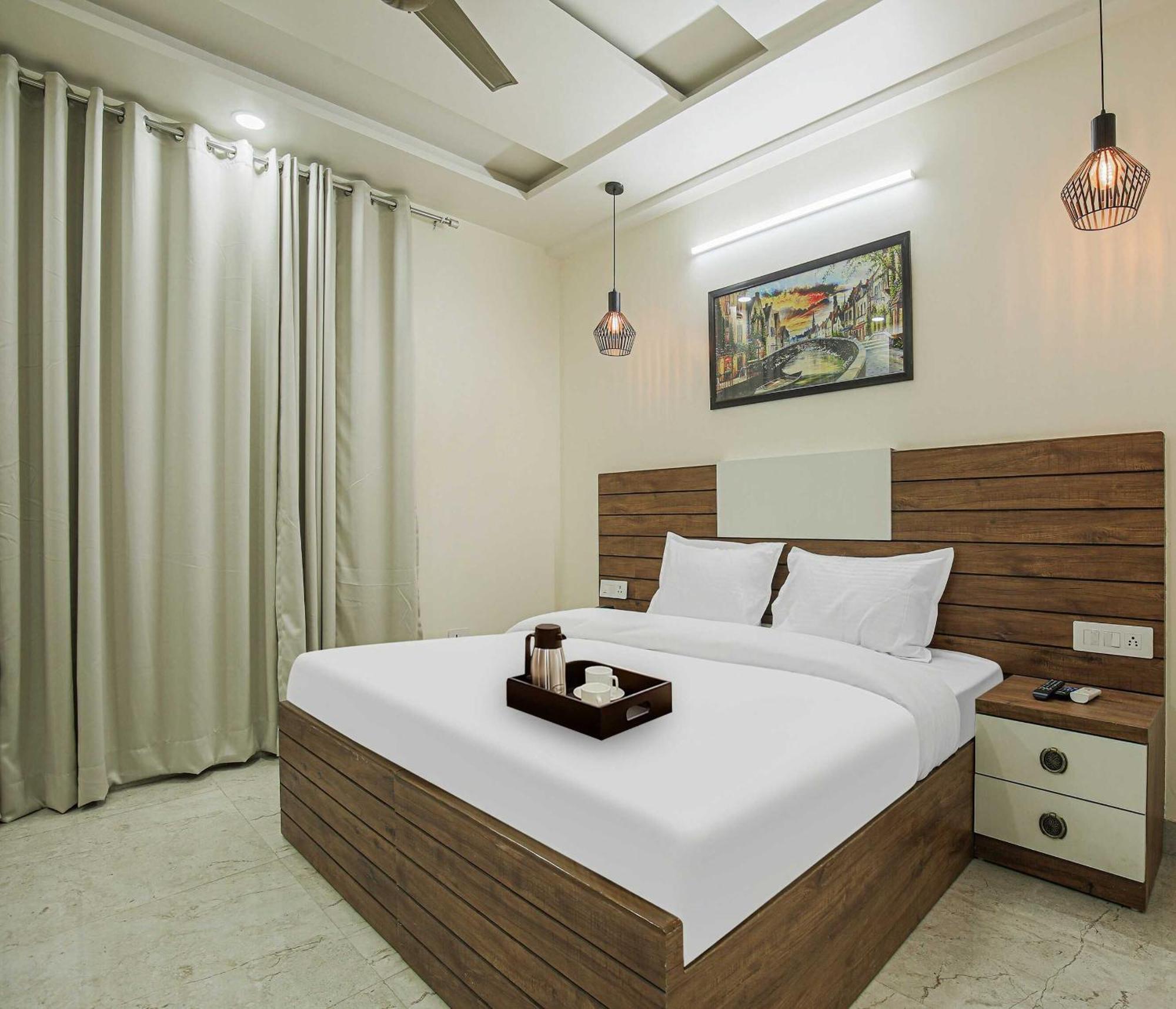 גורגאון Hotel Maharaja Palace מראה חיצוני תמונה