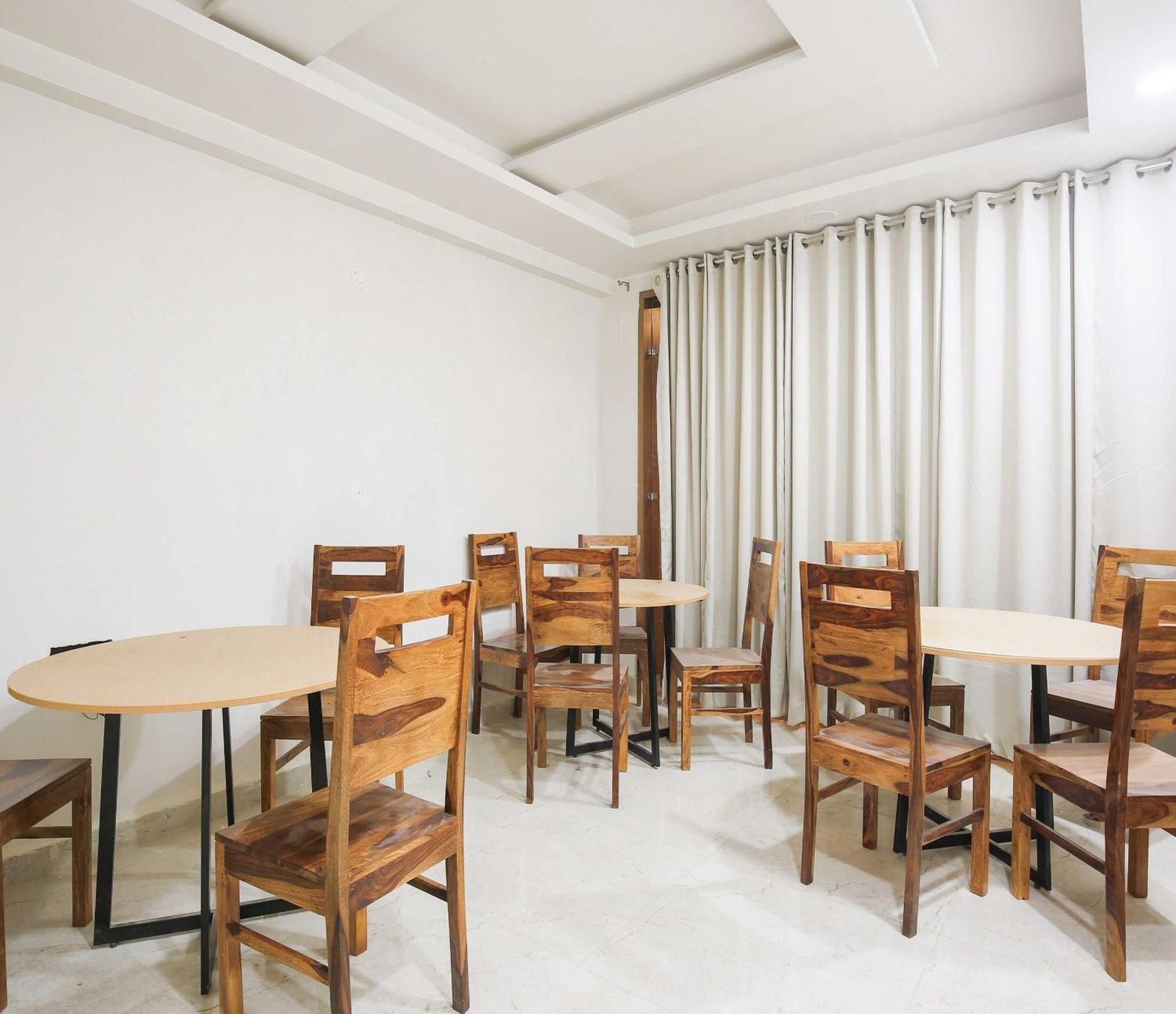 גורגאון Hotel Maharaja Palace מראה חיצוני תמונה