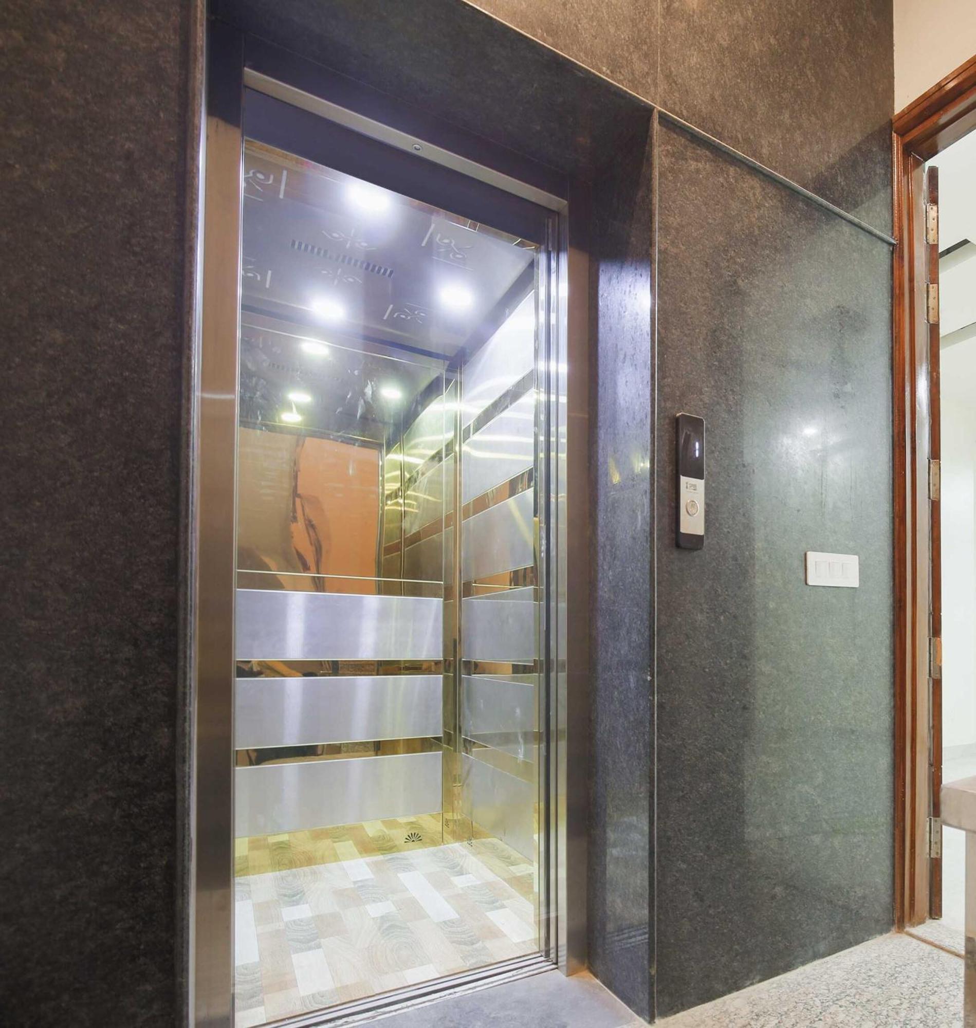 גורגאון Hotel Maharaja Palace מראה חיצוני תמונה
