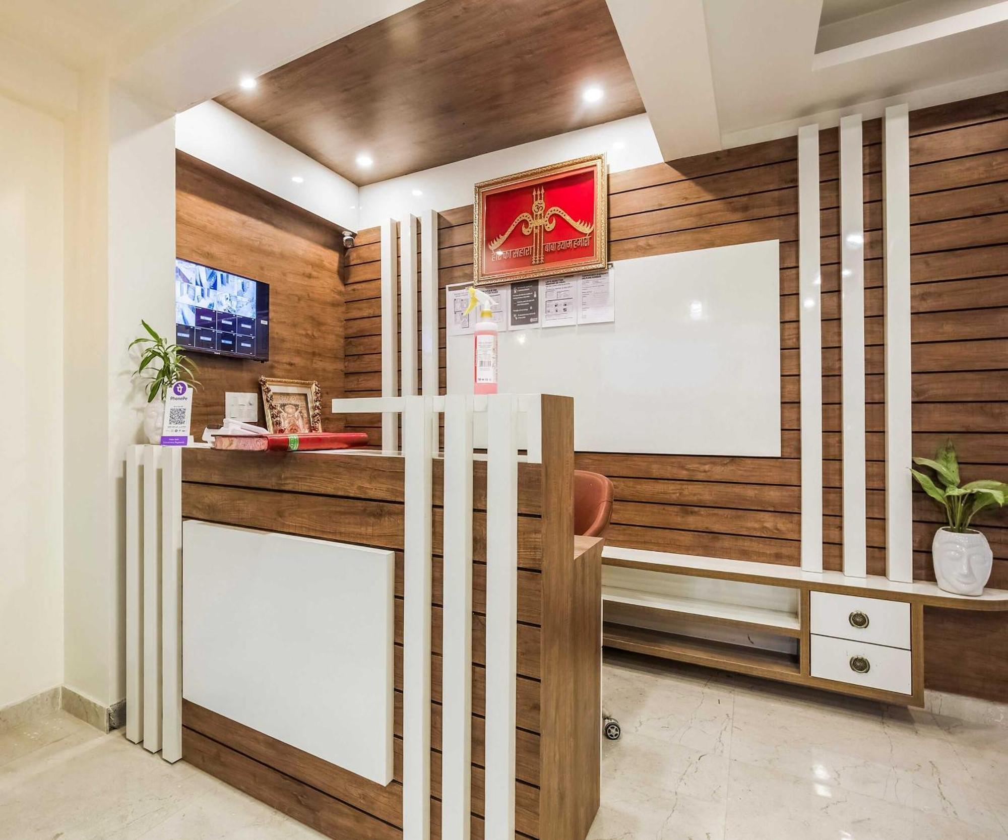 גורגאון Hotel Maharaja Palace מראה חיצוני תמונה